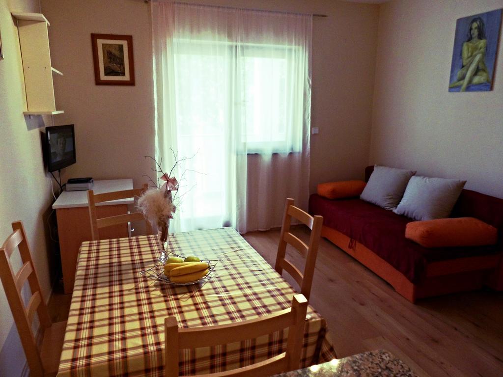 Apartmani Simic Starigrad Paklenica Dış mekan fotoğraf