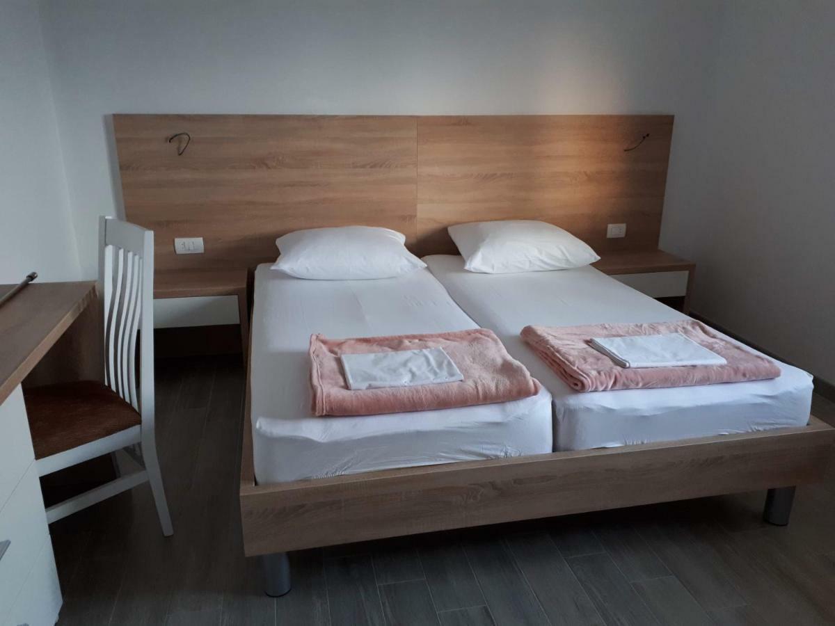 Apartmani Simic Starigrad Paklenica Dış mekan fotoğraf